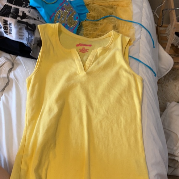 Yellow tank - Picture 2 of 2